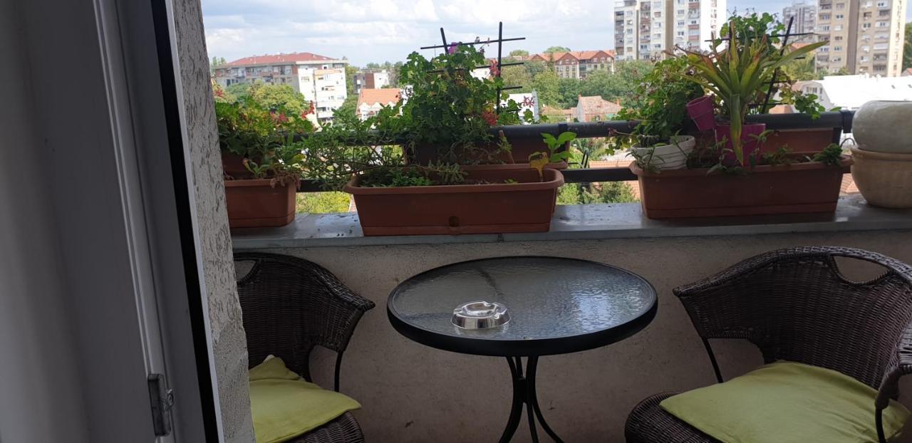 Apartmani Emerald Dream Нови-Сад Экстерьер фото